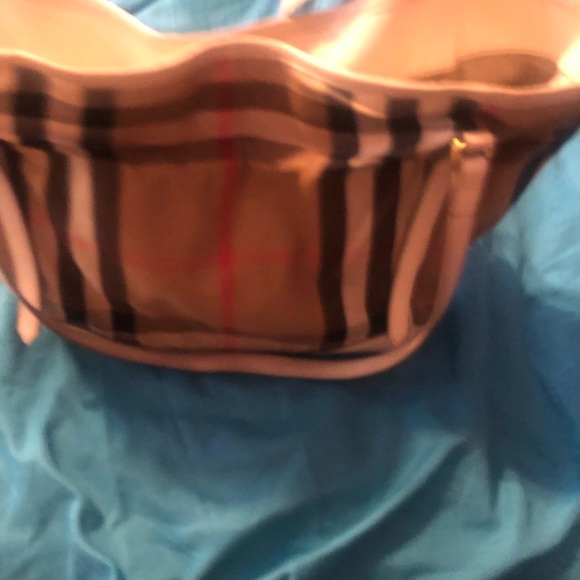 Authentic Burberry bag - Picture 2 of 7